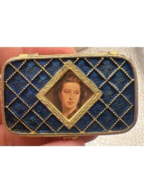 Vintage Estee Lauder Cobalt Blue Gilt Enamel Solid Perfume Portrait Compact 70's